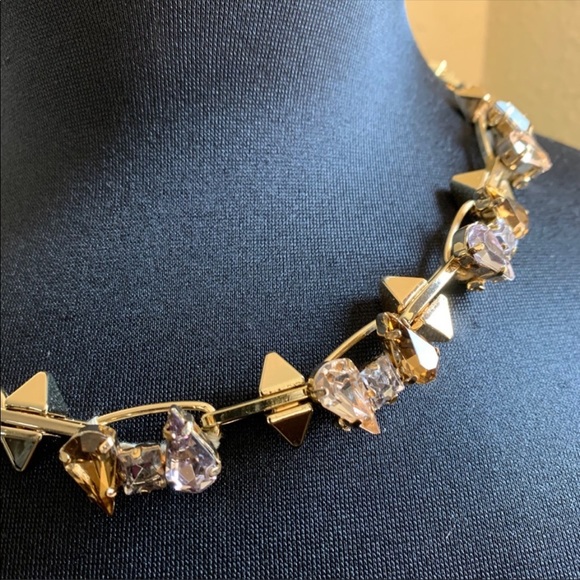 BCBG NECKLACE CHAIN COLLAR GOLD TONED SPIKE PINK PAPER CLIP LINK